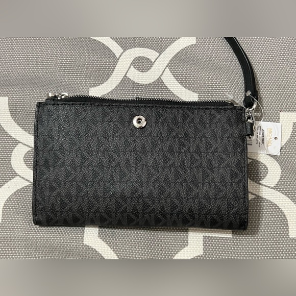 Michael Kors Jet Set Travel - Double Zip Wristlet!!!😍😍 - Picture 4 of 4